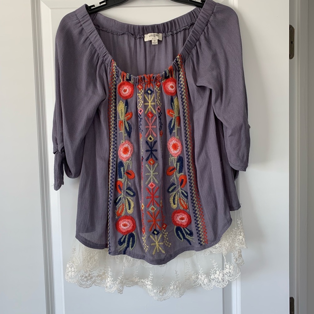 Umgee embroidered top size medium